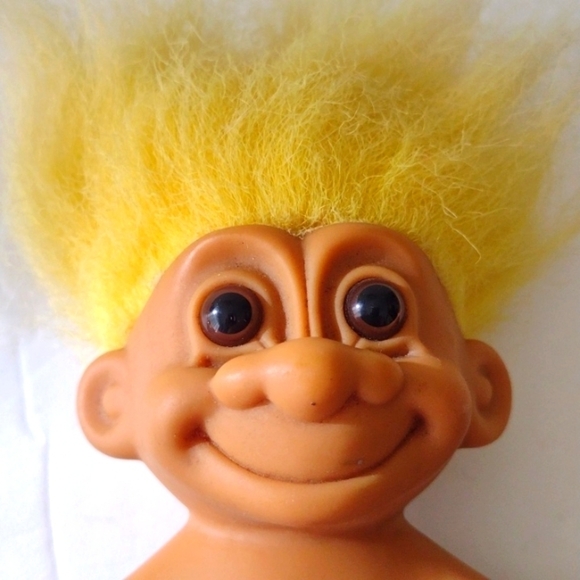 Vintage‎ Russ Berrie Lucky Troll 5'' Tall Yellow Hair Blue Shorts no Shirt - Picture 7 of 7
